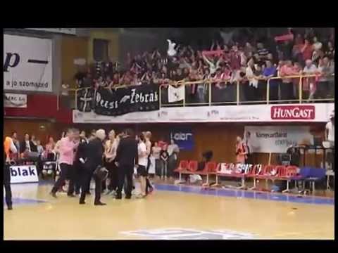 PINNK Pecsi424 - 2014 - Bajnoki ünneples a Lauber Dezső Sportcsarnokban