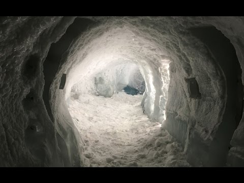 Saas-Fee: Riesige Eisgrotte auf 3.500 m 