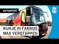 Rondleiding: in deze bus slapen Verstappen-fans