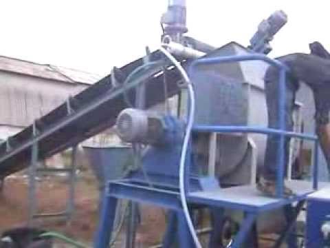 Hydraulic brick making machine