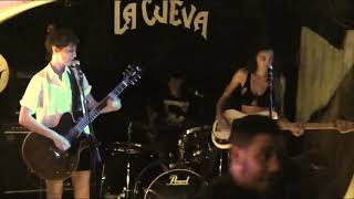 Las Kellies - I don&#39;t wanna go to the basement (Ramones cover on the soundcheck)
