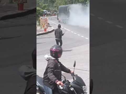 🔴🔥 Pánico y destrucción sobre la vía Panamericana en Rosas Cauca