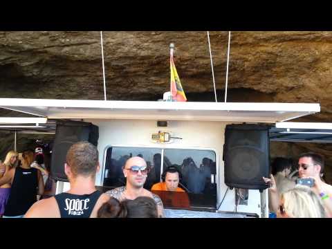 John Newall playing Loops n Tings Driftwood Ibiza