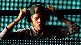 Avicii - Lay Me Down Live At Weenie Roast KROQ 2014