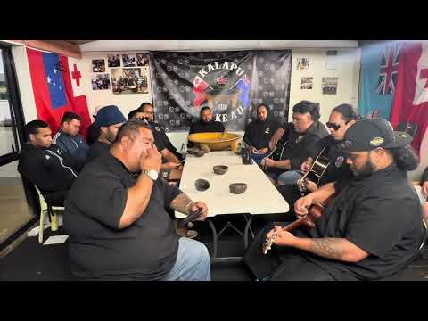 HIMI 272 I HE KEI TAU PE A SISU