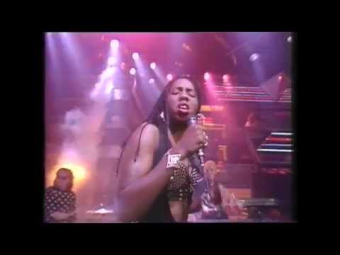 Blue Pearl - Naked In The Rain (Top of The Pops 1990)
