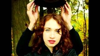 Regina Spektor - Grand hotel (Unplugged)