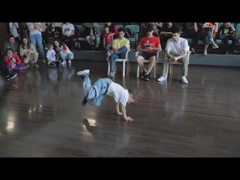 начинающие bboy Ambo vs Марк - "ALL OPTION" break dance battle, брейкданс чемпионат
