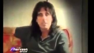 Alice Cooper: Gives Life to Christ | Testimony