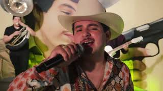 Por Debajo Del Agua Lyrics English Translation