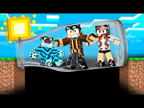 SOPRAVVIVO DENTRO UNA BOTTIGLIA SU MINECRAFT!!