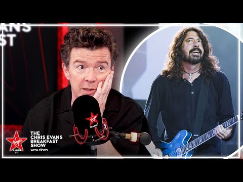 "IT WAS JUST MAD..." 😱 Rick Astley Joined Foo Fighters To Sing "Never Gonna Give You Up" In Japan 💭