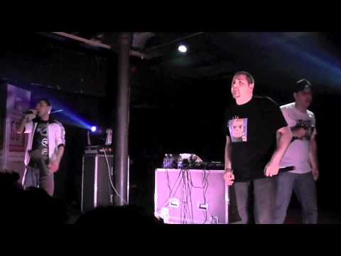 A.V. CLICK @ OFFICINA APERTURA J AX   -   ARMA VOCALE  "ANCORA IN PIEDI".m4v