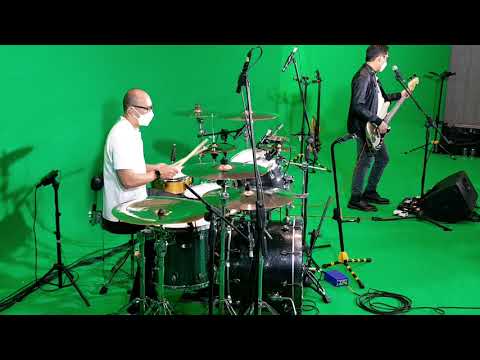 LAIN DUNIA - YOYO & RINDRA PADI (Rhythm section Band Padi)