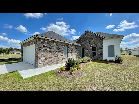 4 Bed 3 Bath in Southhaven! property video