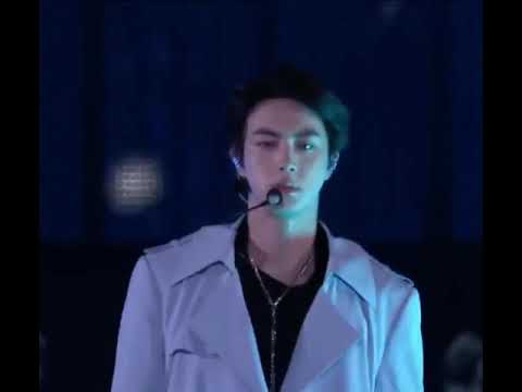 Seokjin walks like a runway model 😱💀