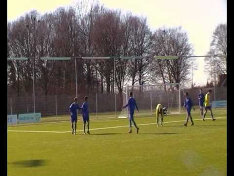 Blauw Geel'38/OW B1 - DZC'68 B1 3-1 (2-0) (Hier de 2-0 van Jamshid Azami)