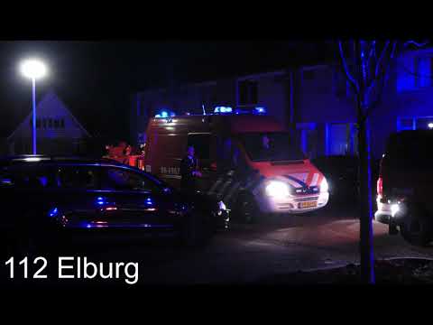 Brandweer Elburg haalt vertrekkend brandweerman met veel kabaal op vanaf huis