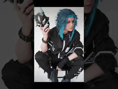 Dating a cosplayer be like