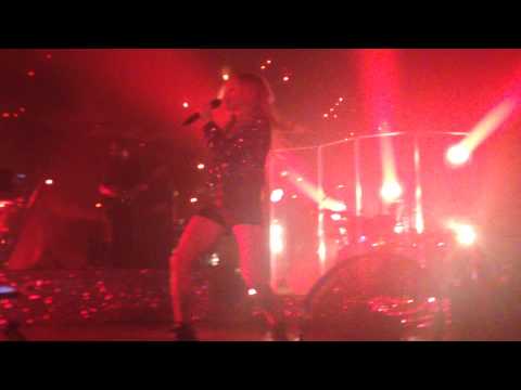 Ellie Goulding - Animal // LIVE at O2 Apollo Manchester 18/10/2013