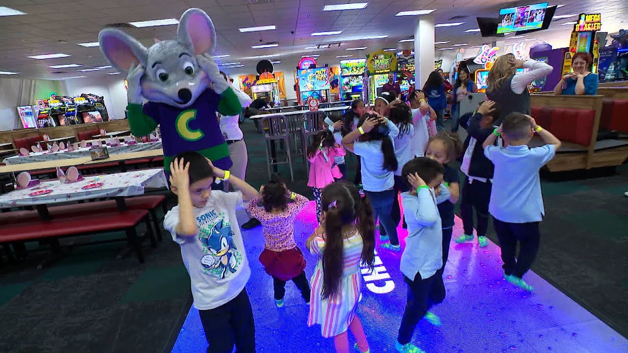 Chuck E. Cheese CEO Gives Inside Edition Tour of Rebranded Location
