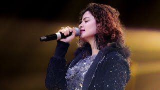 Download lagu KAUN TUJHE | M.S. DHONI | Live Singing By - Palak Muchhal mp3