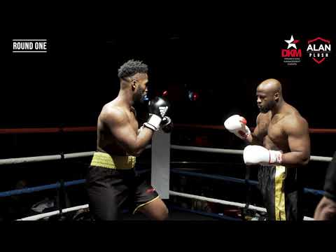 Round 11 - Fight 32   Kofi vs Iffy