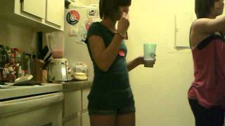 preview picture of video 'BickeringSisters Making A Smoothie'