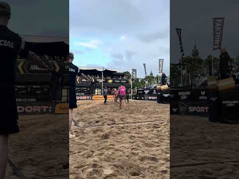 WAS HE LEVITATING? 🤯 Joaquin Bello showing off his crazy hang time at the QKOTC Hamburg 2025 👑🏐