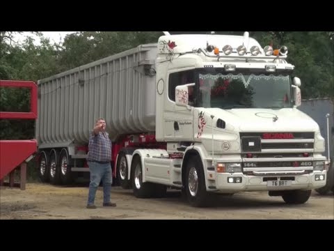 Two JCB's loading Eight Bulkers