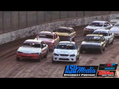 Production Sedans: Race Highlights Nov 2016 - Kingaroy Speedway