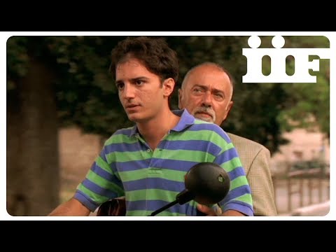 Luca accompagna La Carogna a fare la denuncia - NOTTE PRIMA DEGLI ESAMI