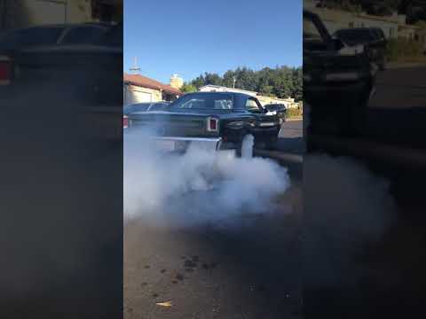 1969 Plymouth roadrunner burnout