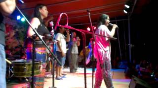 Chocolate factory jams with reggae mistress