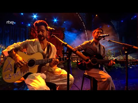 Manuel Carrasco y Camilo | Salitre | Latin Grammy 2023 Sevilla