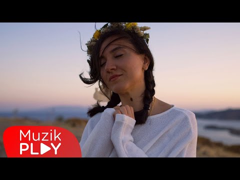 Ece Barak - Deniz Molası (Official Video)