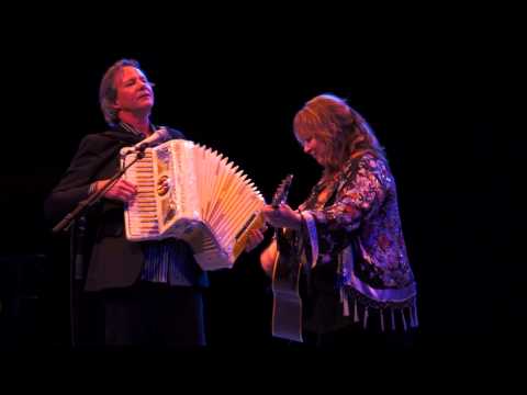 Gretchen Peters & Barry Walsh - 'In Spite of Ourselves' (Glasgow, 2014)
