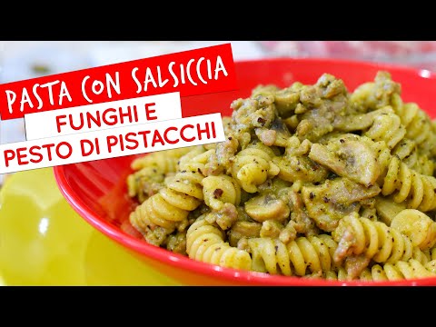 Pasta con salsiccia, funghi e pesto di pistacchi: ricetta facile!
