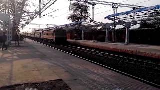 preview picture of video 'Ahmedabad Howrah Express'