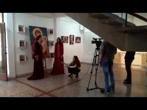 Bilbil pile ne poj rano.