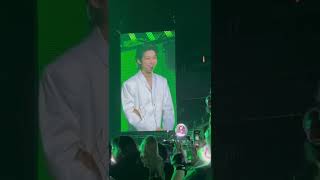 Felix dancing on red lights nicely Stray Kids concert in Seattle #straykids #skz