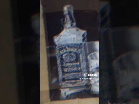 hoje é whisky 🥃 🤪desenho quase realista 😁#whisky #gelo #garrafadewisky #mcluan #hojeewhisky