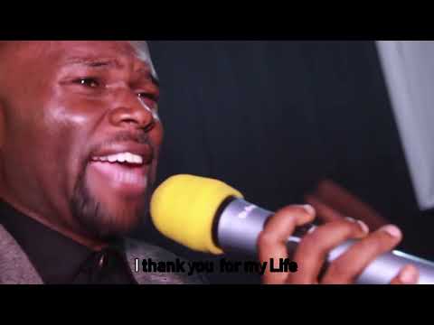 Bobby Friga - Performing Owodo at Kairos Embassy, uyo. Nigeria.