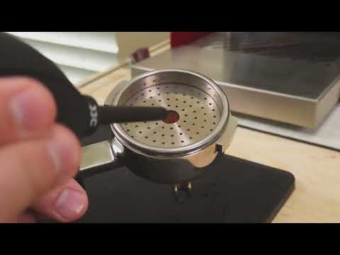 Making Espresso with Gaggia Classic Evo Pro | Cinematic ASMR