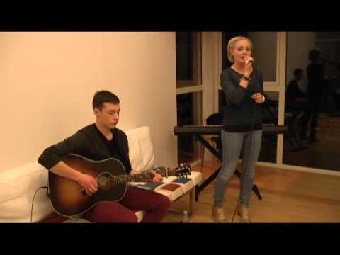 Lyftir meg upp - Olivia Rasmussen