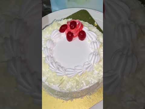 vanila cake decoration idea with white chocolate!!!