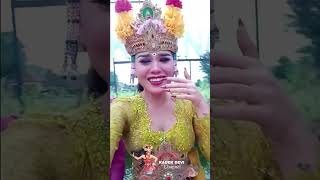 Download lagu LUAR BIASA!! Cantik dan Anggunnya Penari Joged Bali - Parade Budaya Tabanan mp3