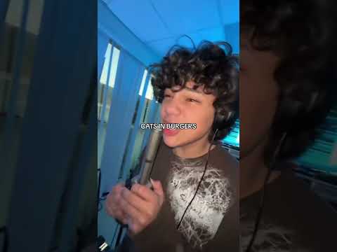 headphone users, im sorry 😭#newmic #microphone #twilight #fypシ #raue