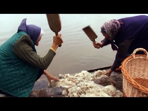 A gyapjúlepedő szövése és ványolása Gyergyóremetén (rövid)