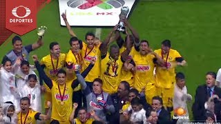 La remontada más épica no solo en la historia del América, sino de la Liga MX. La Máquina sacó ventaja de 1-0 en la ida, pero en la vuelta, las Águilas remontaron en los últimos minutos con un hombre menos. En cinco minutos, Aquivaldo Mosquera y Moisés Muñoz empataron y en penales terminaron siendo campeones.